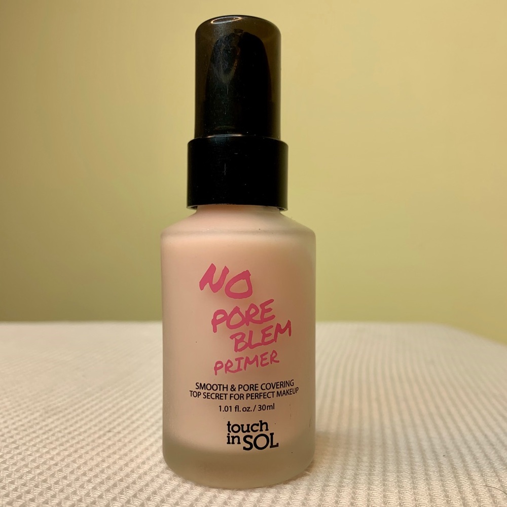 Touch in SOL, No Poreblem Primer w/ free gift